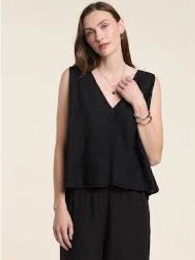 GAP Black Crinkled Scoop Neck Top